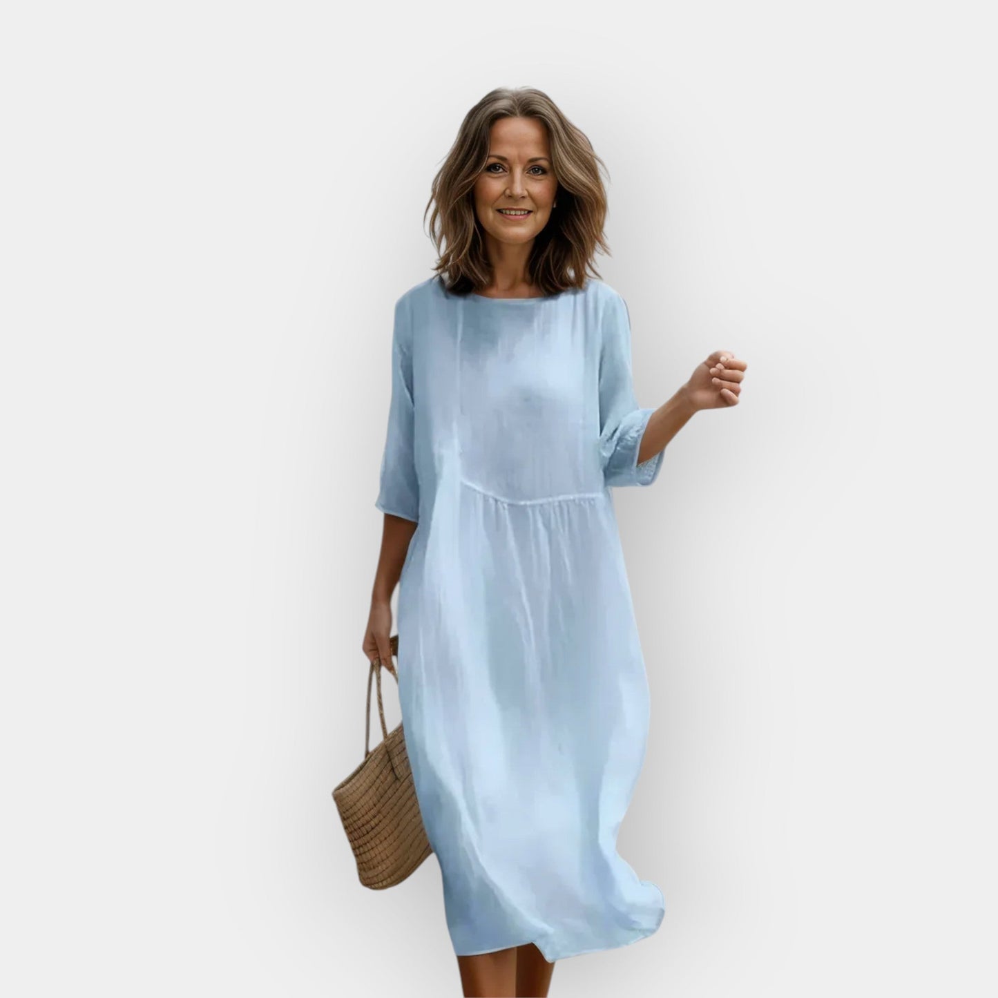 Suknelė su Pabrėžiančiu Dizainu Pilvui