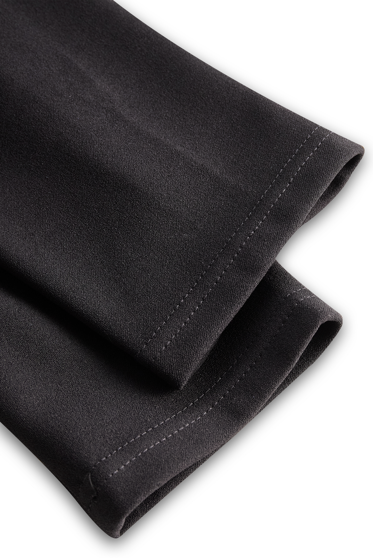 Lanah - Išskirtinė juoda suknelė su diržu ir mandarino stiliaus apykakle