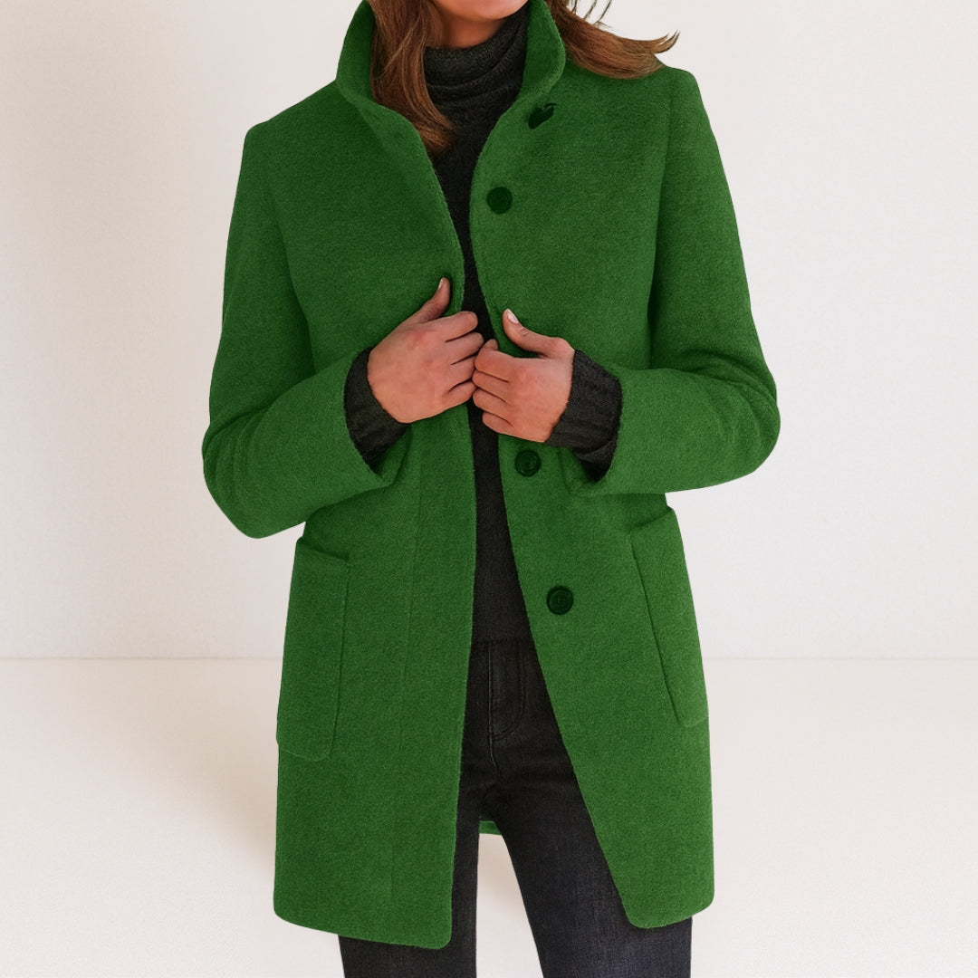 Stella - Moteriška striukė su aukštu apykakle