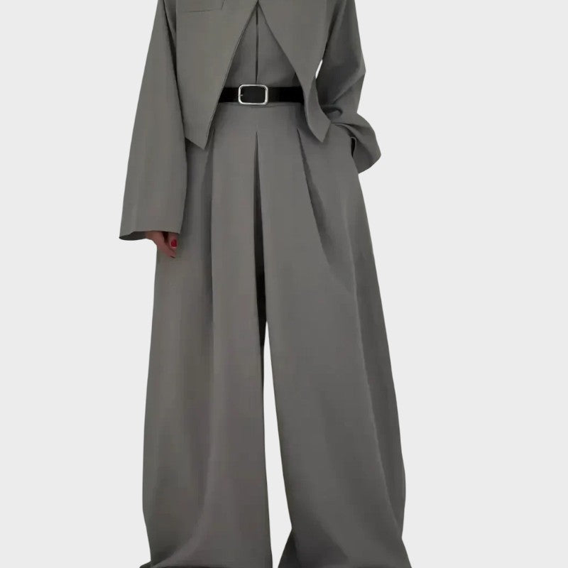 Aritzia - Moteriškas liemenėlės komplektas su švarkeliu – elegantiškas ir modernus