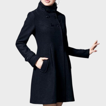 Solvara -  Elegantiška striukė su dvejomis kišenėmis ir gobtuvu