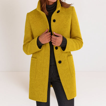 Stella - Moteriška striukė su aukštu apykakle