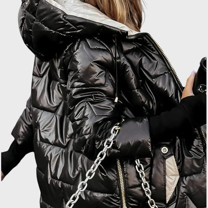 Sniegė | Ilgas ir šiltas dygsniuotas paltas su apgaubiančiu gobtuvu