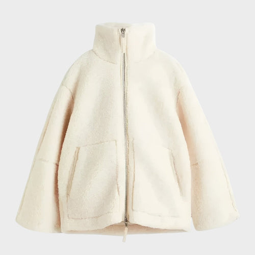 Kaja - Minkštas pliušinis paltas su stoviniu kaklu