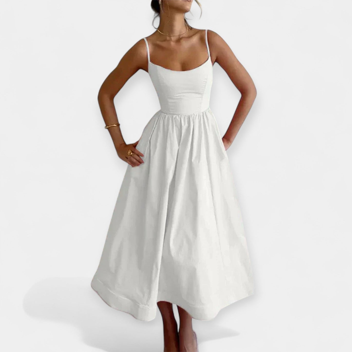 Mini Suknelė su Apvalia Iškirpte ir Petnešomis