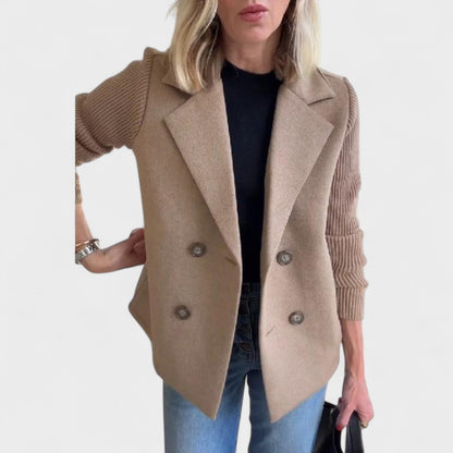 Monika - Elegantiška striukė su megztomis rankovėmis