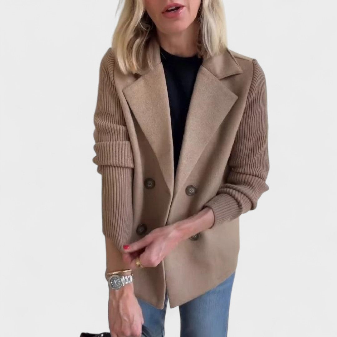 Monika - Elegantiška striukė su megztomis rankovėmis