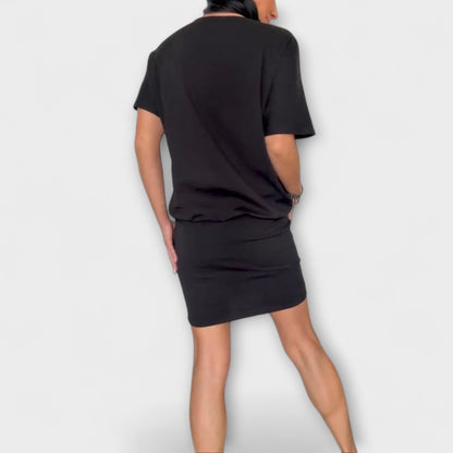 Lídia - Elegantiška Prigludusi Suknelė