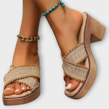 Austina - Stori kulnai su kryžminėmis juostelėmis